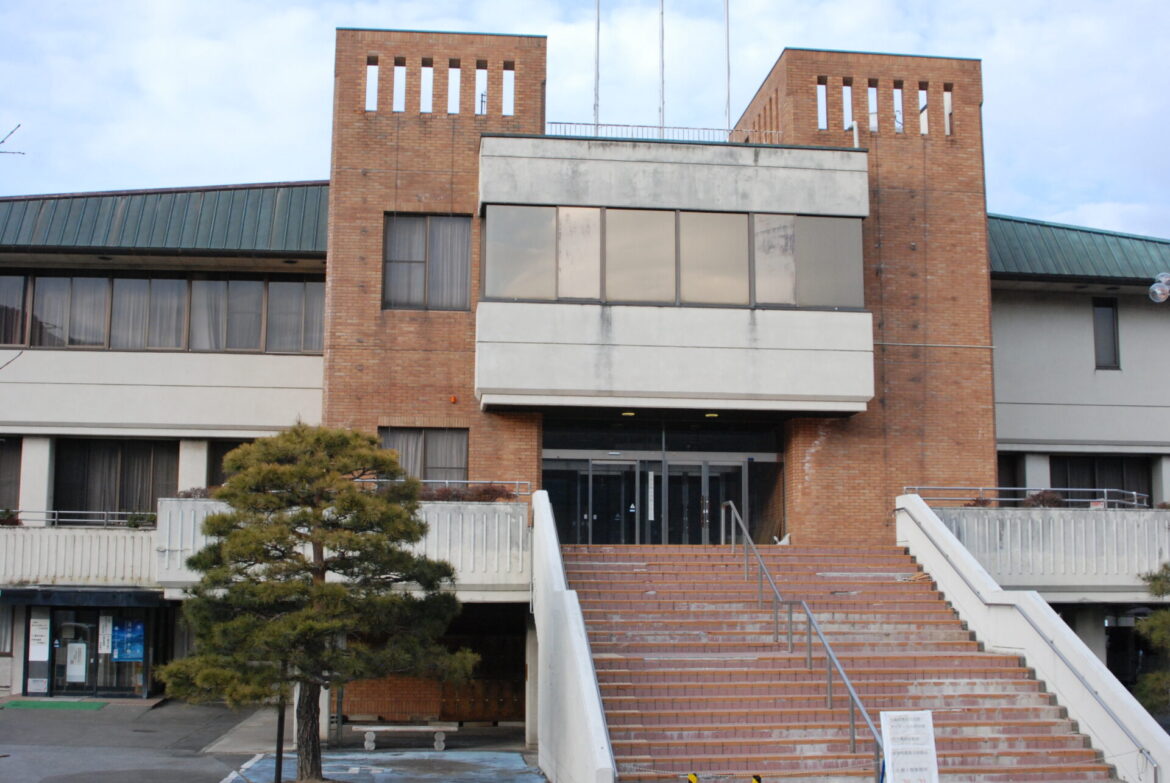 上山田戸倉市民窓口 ４月１日より旧上山田庁舎で業務開始