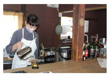 まちの書斎　上山田にオープン カフェ「クラウドカッコウランド」