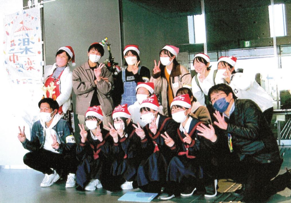 チクマクリスマスマーケット＆パンフェス 戸倉上山田中学校３年生がご当地キャラを考案