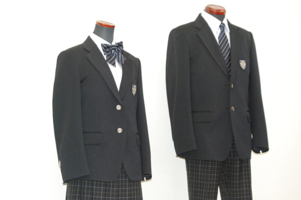 ブレザー型の新制服　　屋代中学校が導入 市内初のジェンダーレス制服に