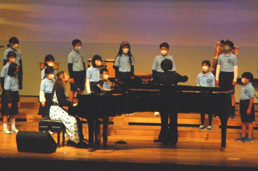 千曲市立　戸倉小学校　記念音楽会のほか講演会も開催　　開校１５０周年記念事業