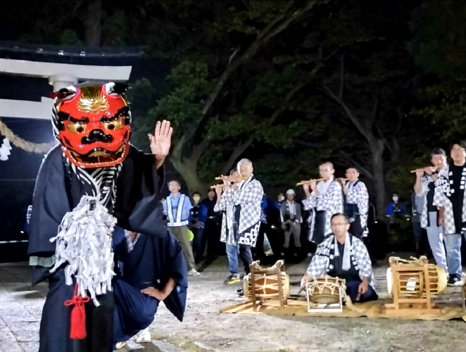 治田神社秋祭り　神楽と花火の奉納