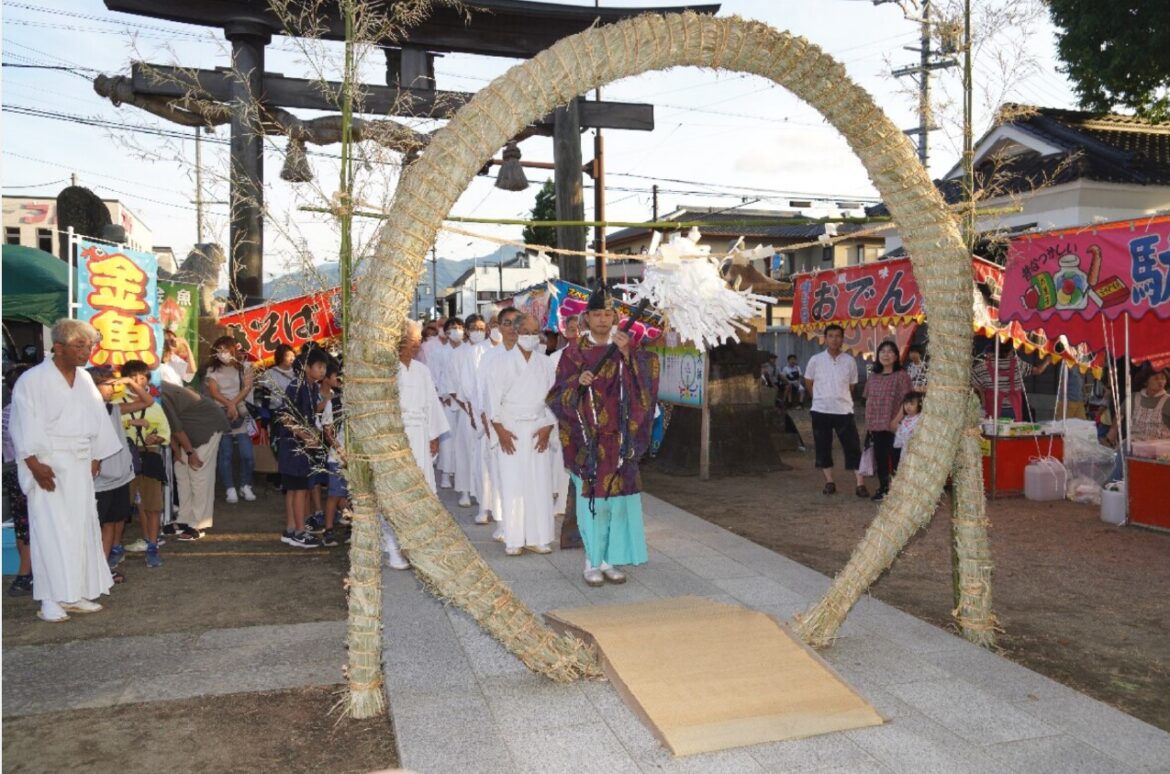 今月のちくま百景　須須岐水神社茅の輪祭り　屋代夏祭り歩行者天国（屋代）