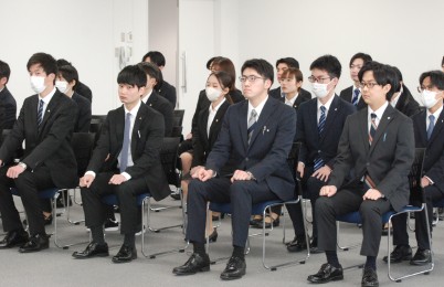 年度初めの式　新規採用職員入庁式
